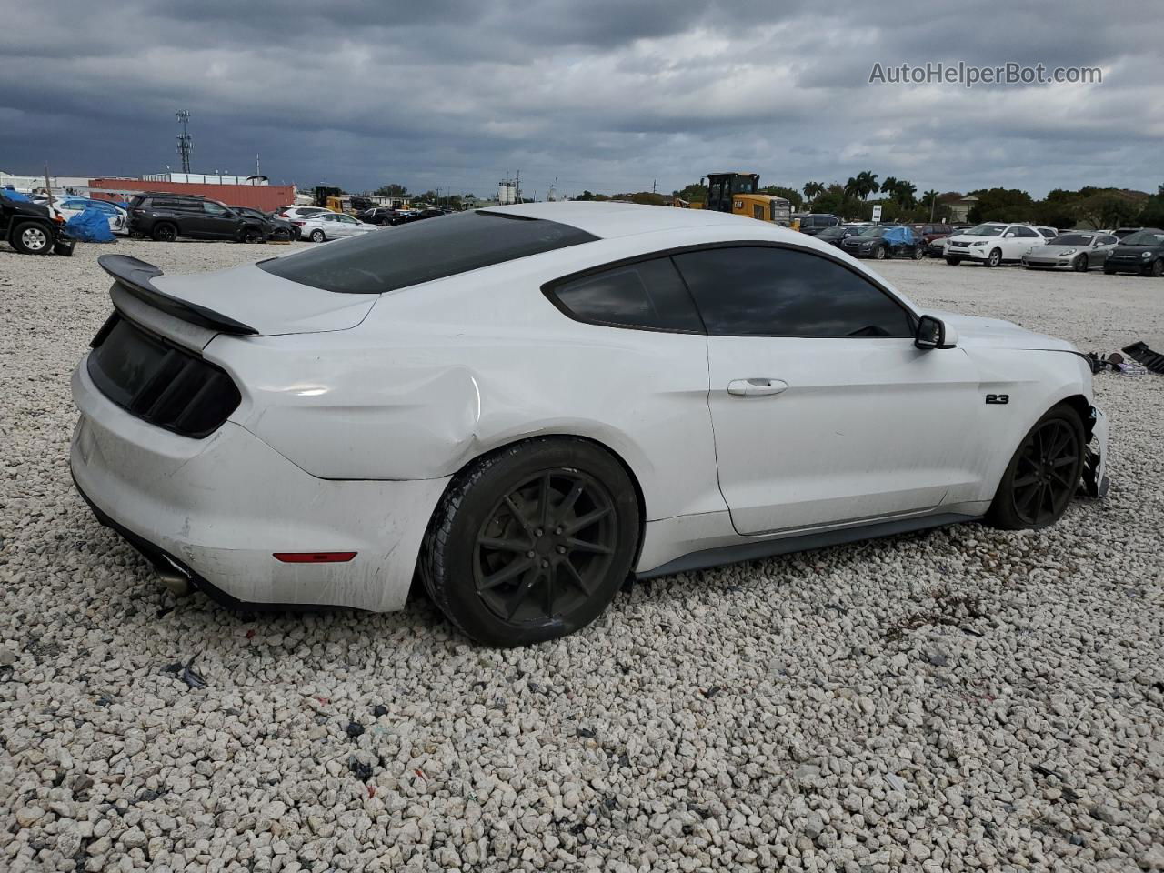 2016 Ford Mustang  Белый vin: 1FA6P8TH9G5262043
