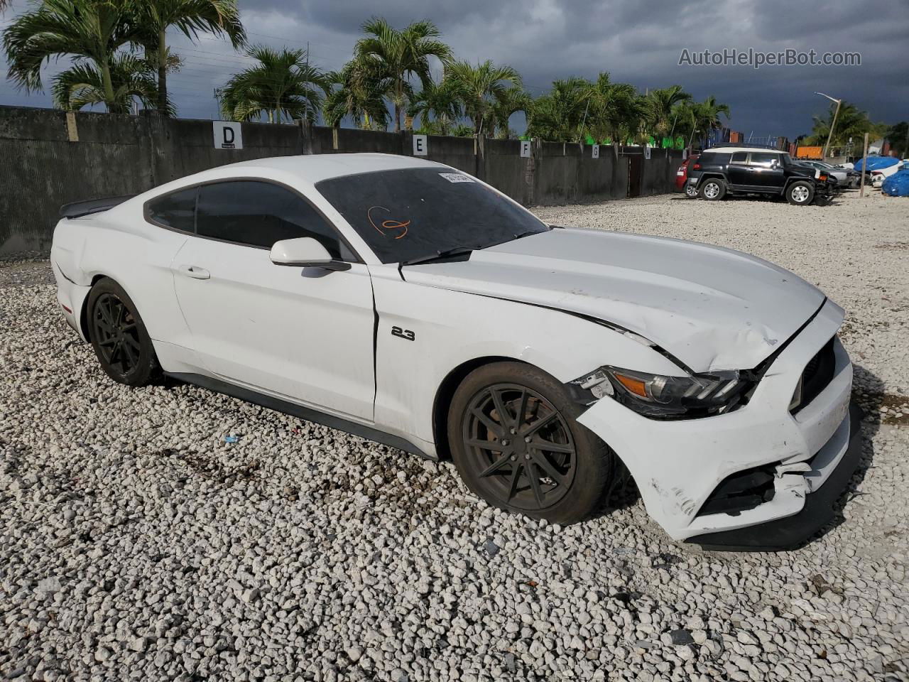 2016 Ford Mustang  Белый vin: 1FA6P8TH9G5262043