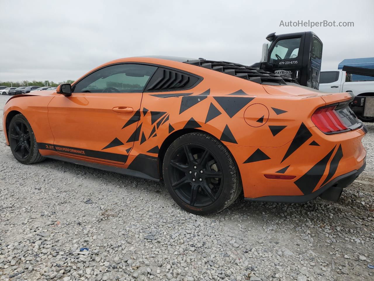 2020 Ford Mustang  Orange vin: 1FA6P8THXL5103784