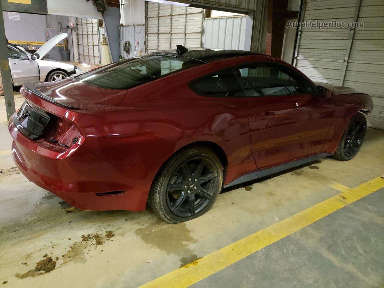 2020 Ford Mustang  Red vin: 1FA6P8THXL5161720