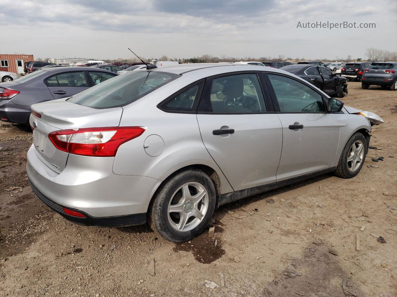 2013 Ford Focus S Серебряный vin: 1FADP3E20DL287357