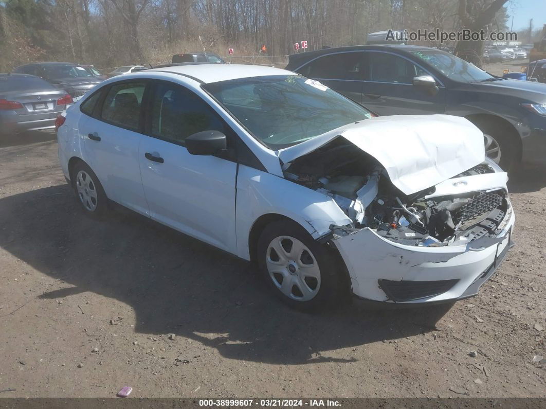 2016 Ford Focus S White vin: 1FADP3E20GL223744