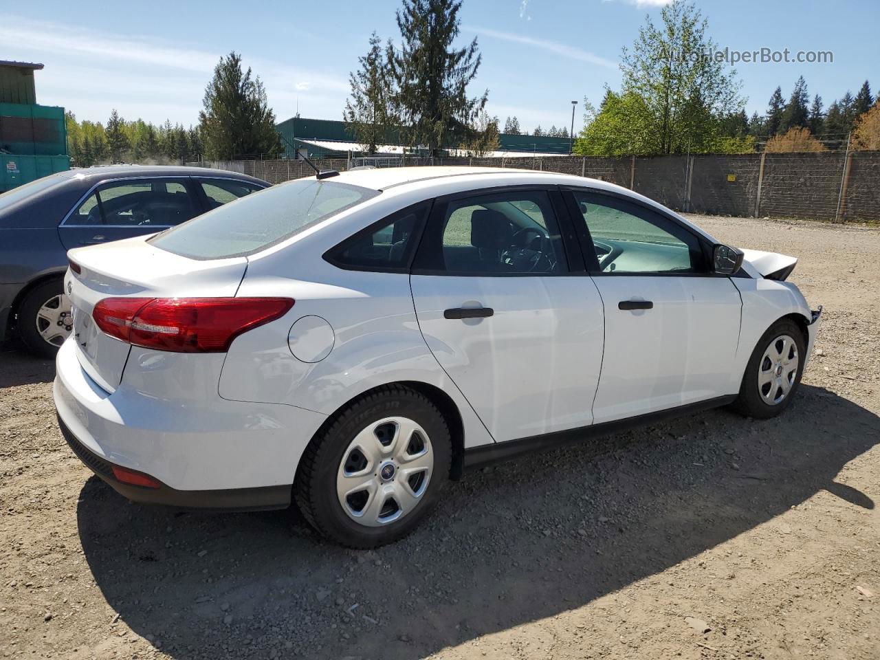 2016 Ford Focus S White vin: 1FADP3E20GL372977