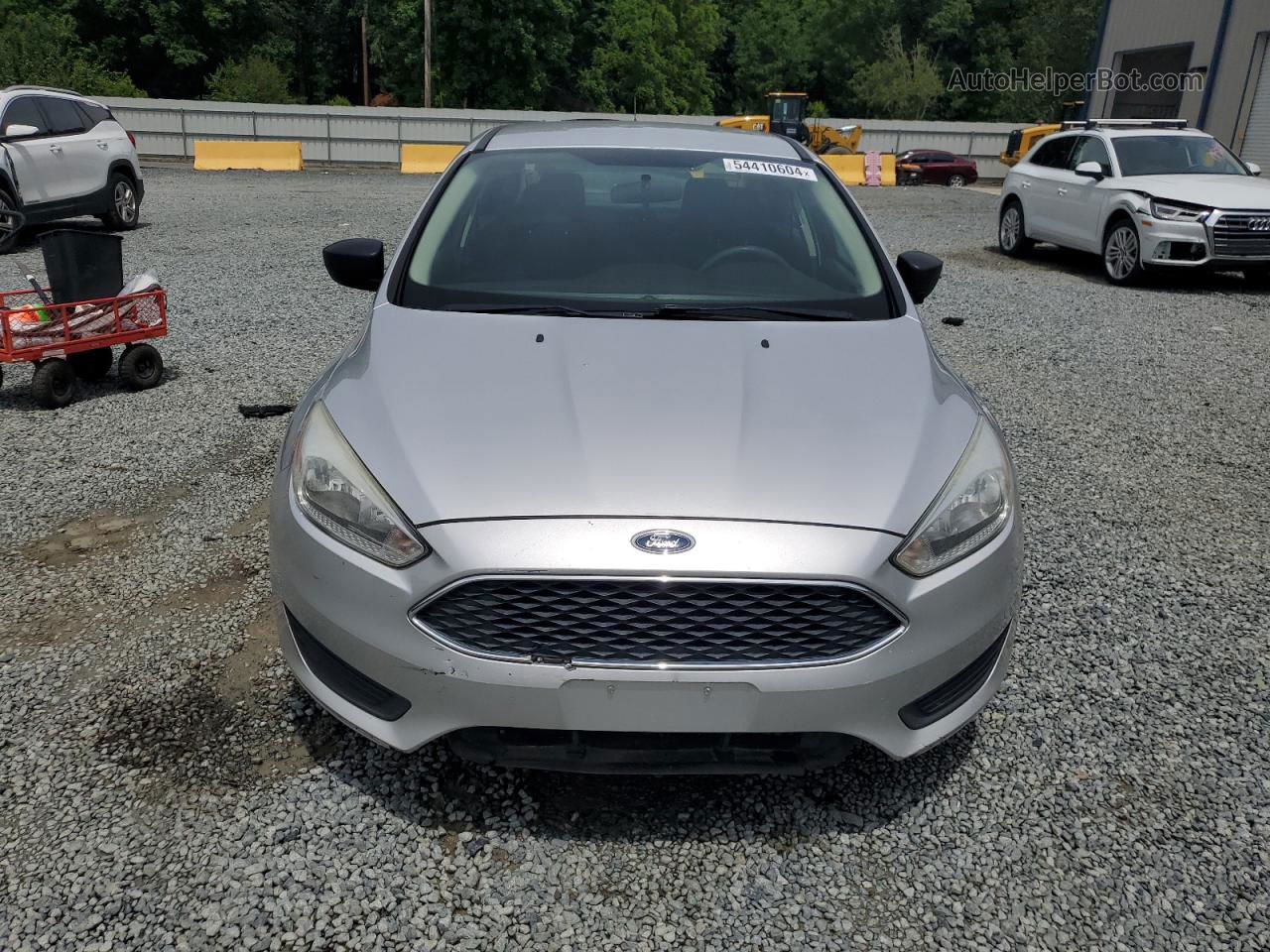 2016 Ford Focus S Серебряный vin: 1FADP3E20GL389388