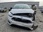 2018 Ford Focus S Серебряный vin: 1FADP3E21JL239040