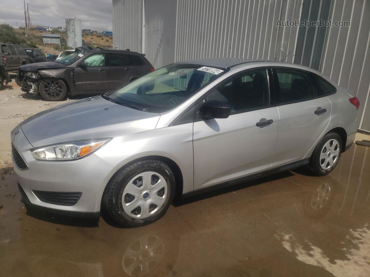 2018 Ford Focus S Silver vin: 1FADP3E21JL246893