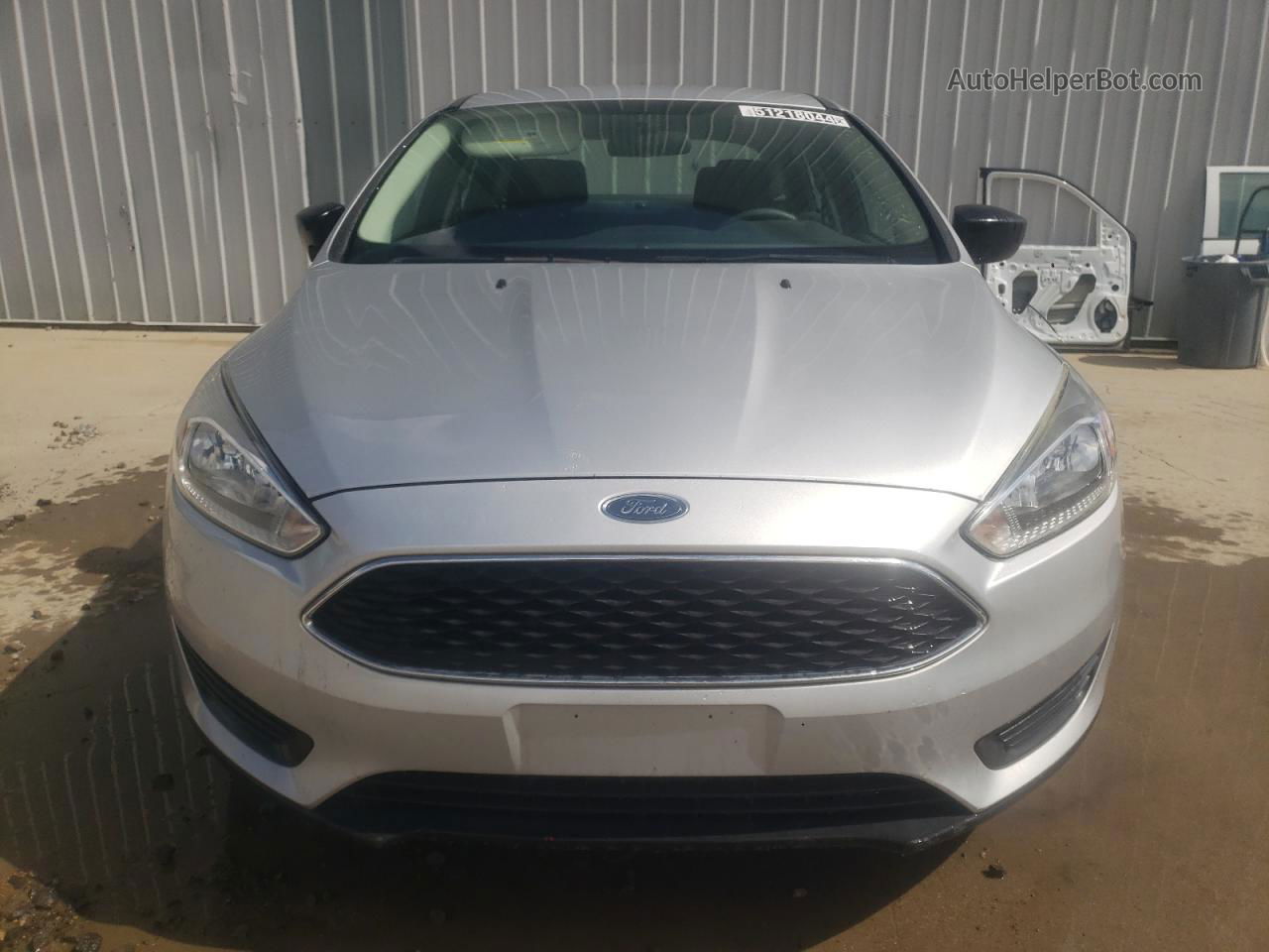 2018 Ford Focus S Silver vin: 1FADP3E21JL246893