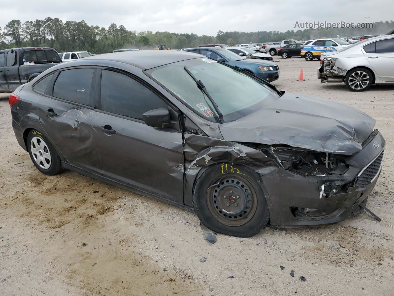 2018 Ford Focus S Gray vin: 1FADP3E21JL286620