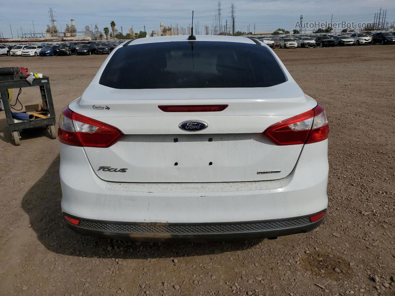 2014 Ford Focus S White vin: 1FADP3E22EL374212