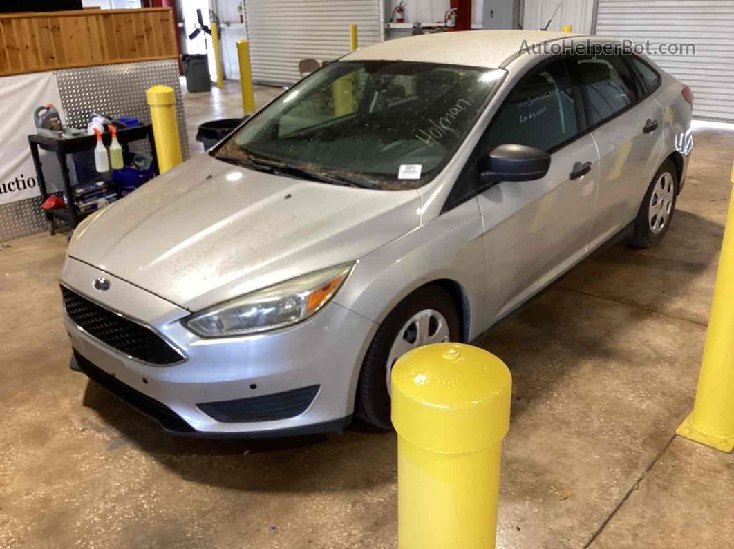 2016 Ford Focus S vin: 1FADP3E22GL366128