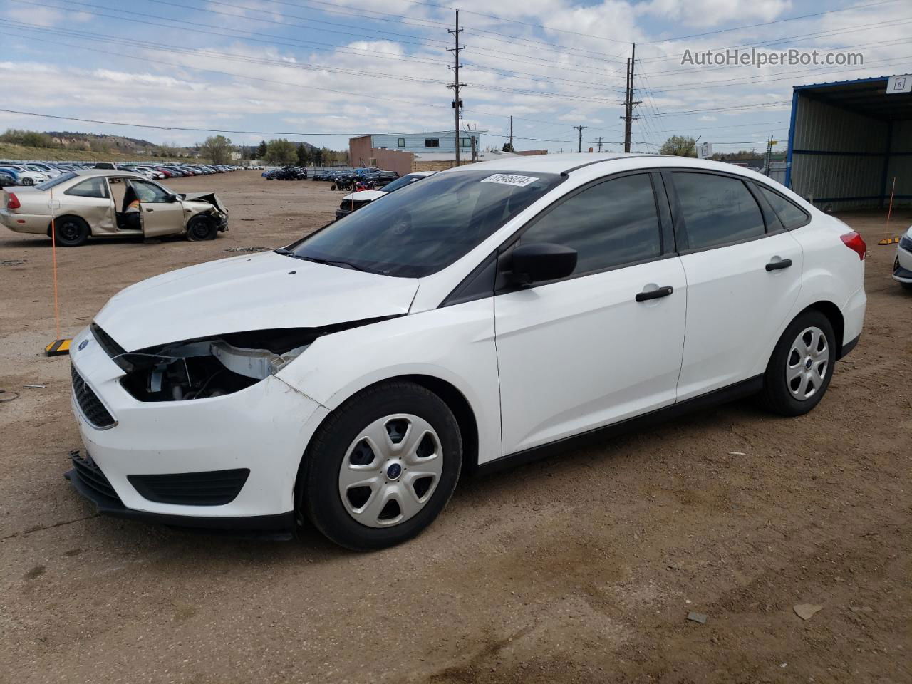 2018 Ford Focus S White vin: 1FADP3E24JL312515