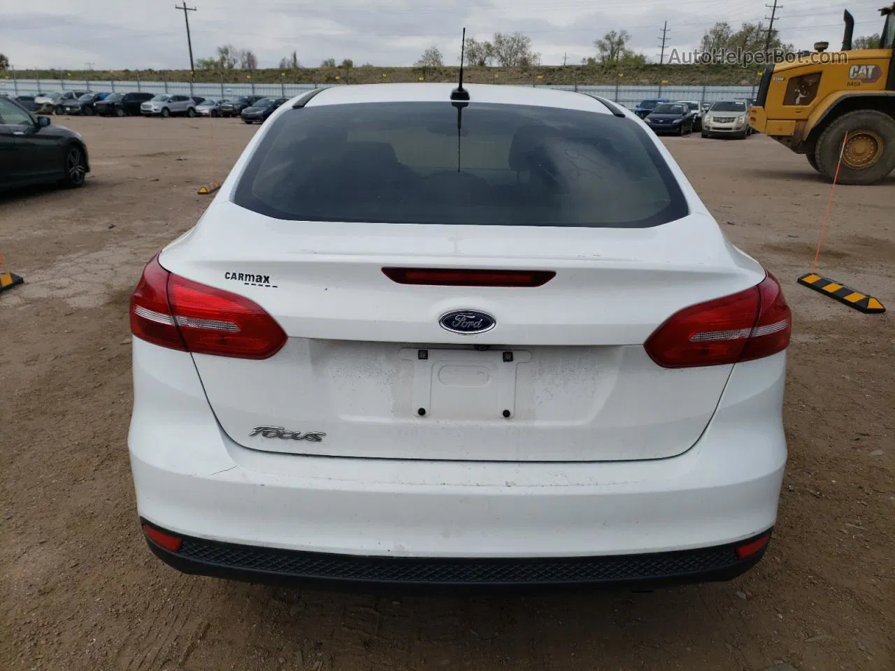 2018 Ford Focus S White vin: 1FADP3E24JL312515