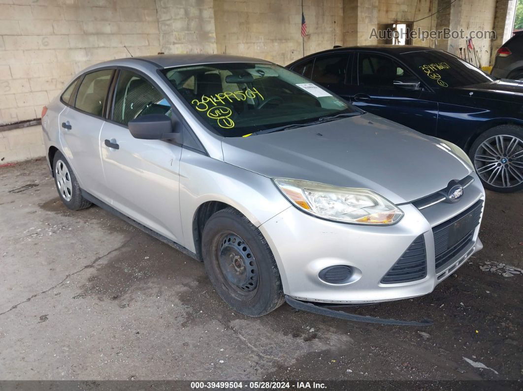 2013 Ford Focus S Серебряный vin: 1FADP3E26DL118878