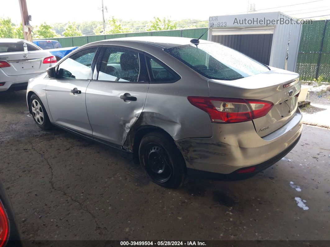 2013 Ford Focus S Серебряный vin: 1FADP3E26DL118878