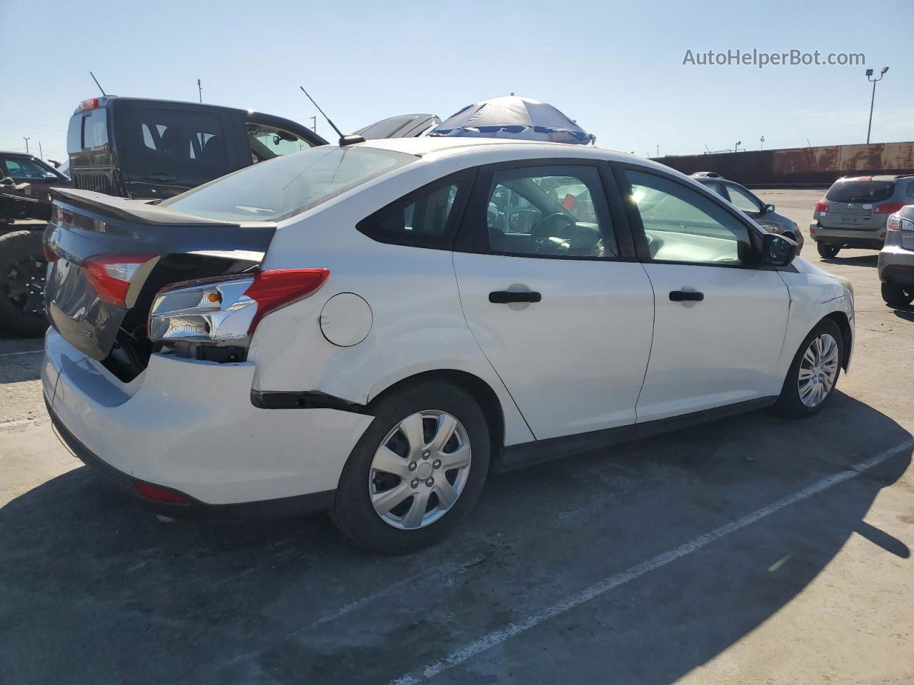 2014 Ford Focus S White vin: 1FADP3E26EL312201