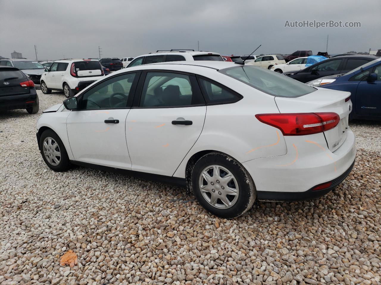 2017 Ford Focus S White vin: 1FADP3E26HL239352