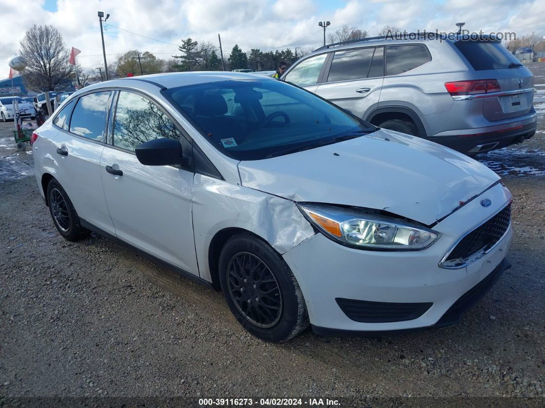 2016 Ford Focus S White vin: 1FADP3E27GL377514