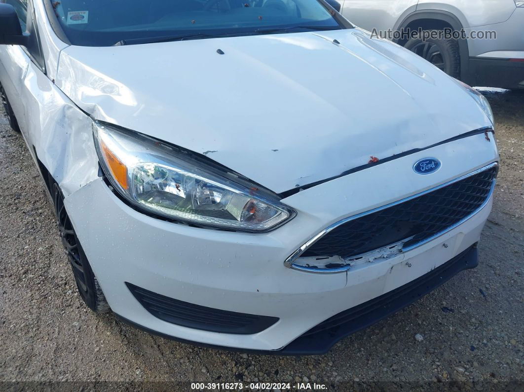 2016 Ford Focus S White vin: 1FADP3E27GL377514