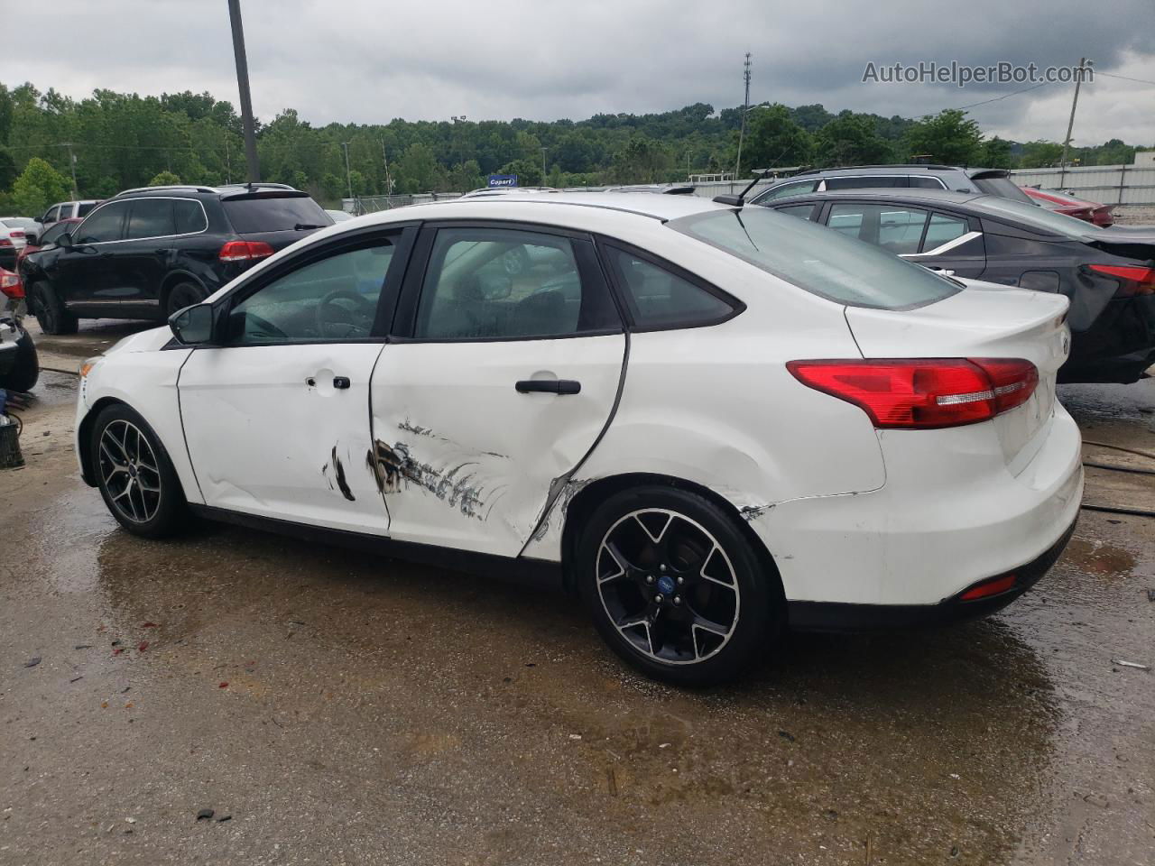 2016 Ford Focus S White vin: 1FADP3E28GL285165