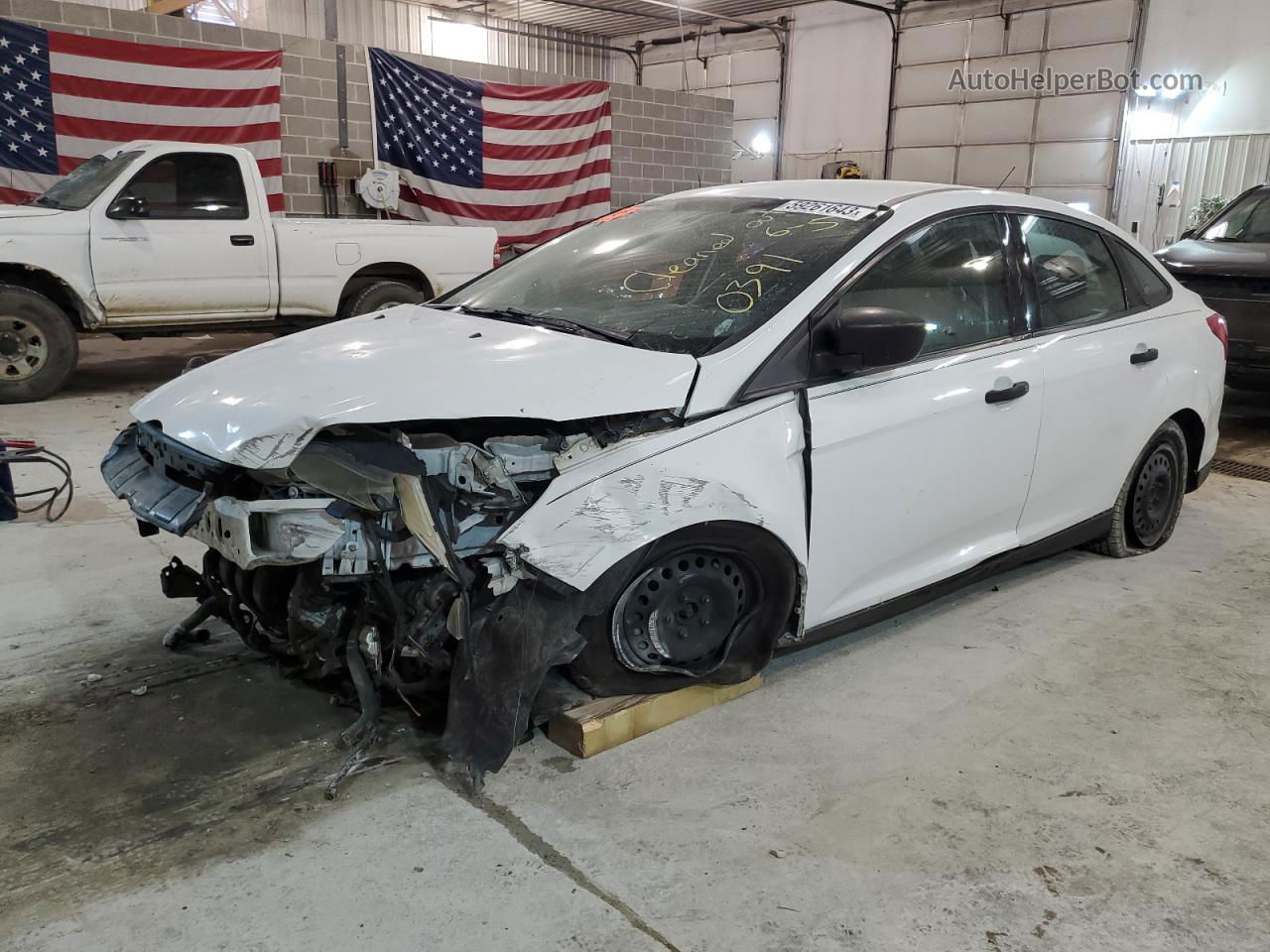 2014 Ford Focus S White vin: 1FADP3E29EL140391