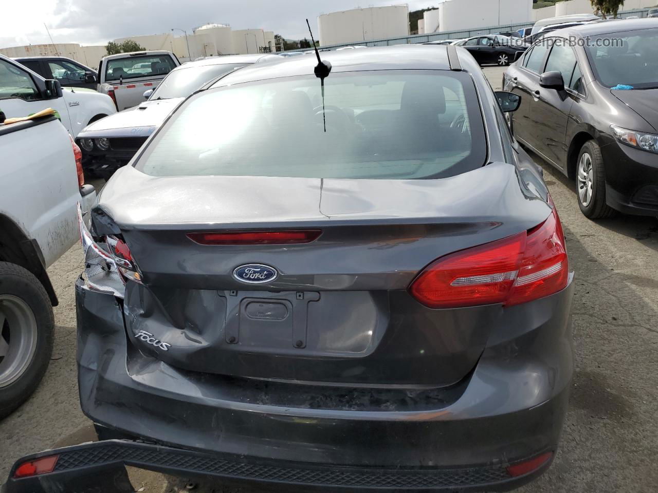 2017 Ford Focus S Gray vin: 1FADP3E29HL285211