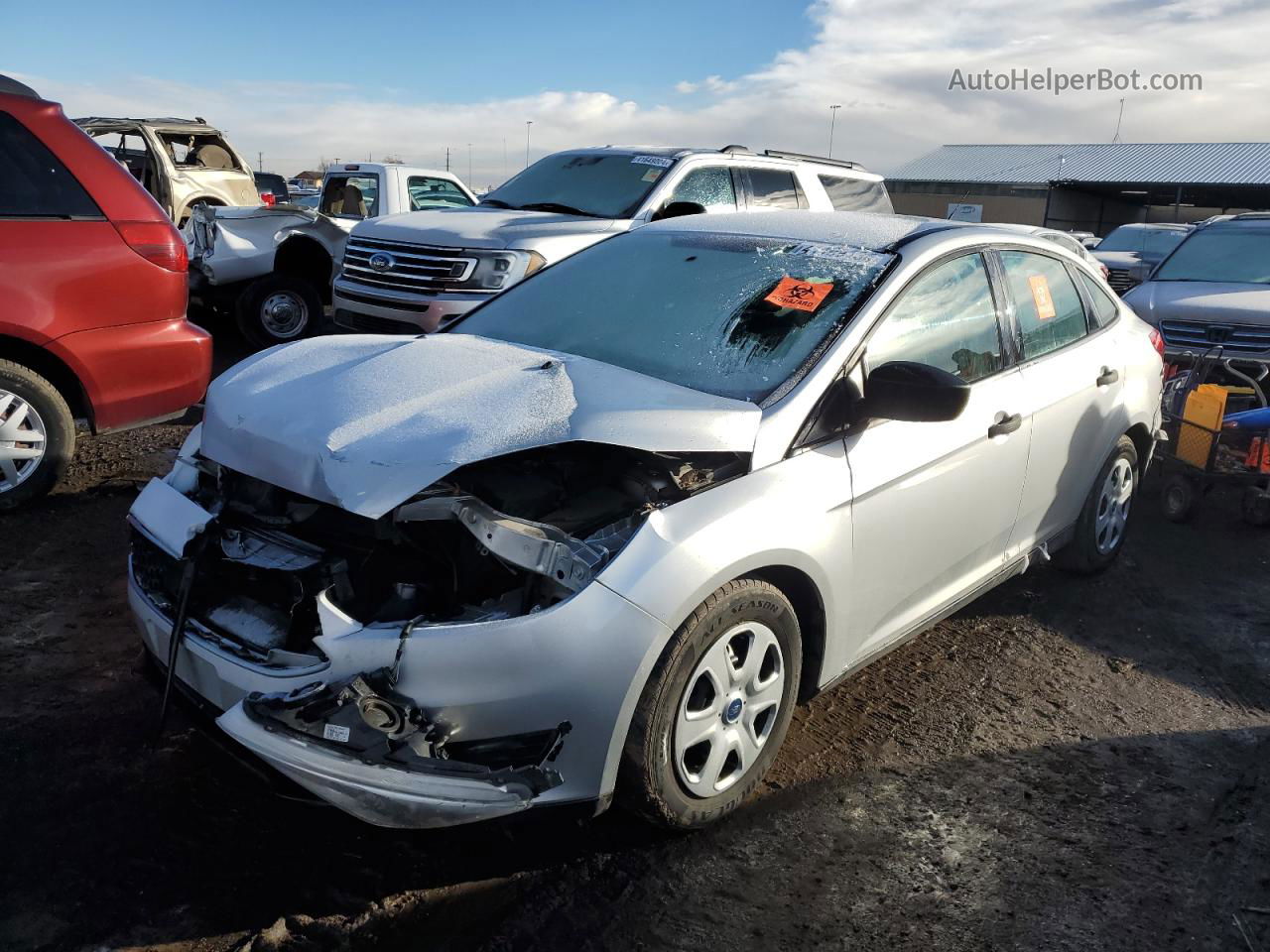 2018 Ford Focus S Silver vin: 1FADP3E29JL270133