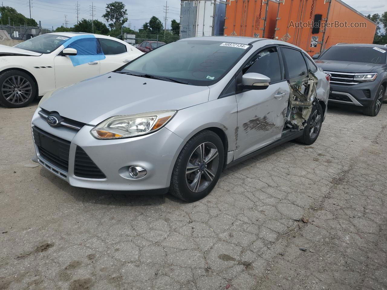 2014 Ford Focus Se Серебряный vin: 1FADP3F20EL247070