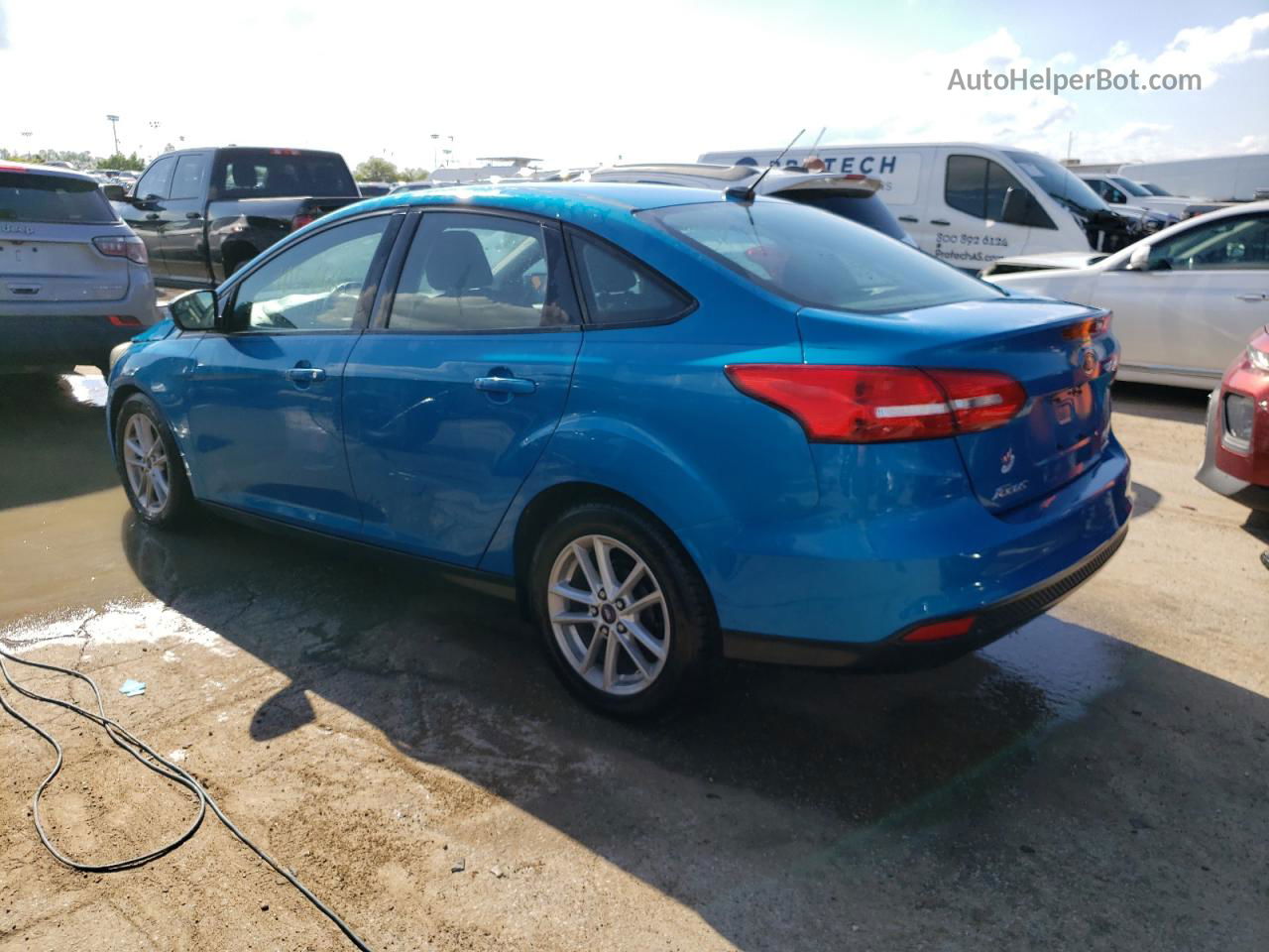 2015 Ford Focus Se Blue vin: 1FADP3F20FL255509