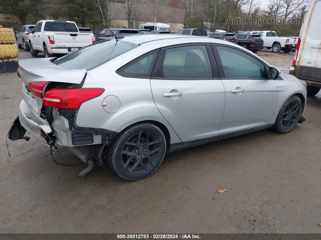 2016 Ford Focus Se Серебряный vin: 1FADP3F20GL321008