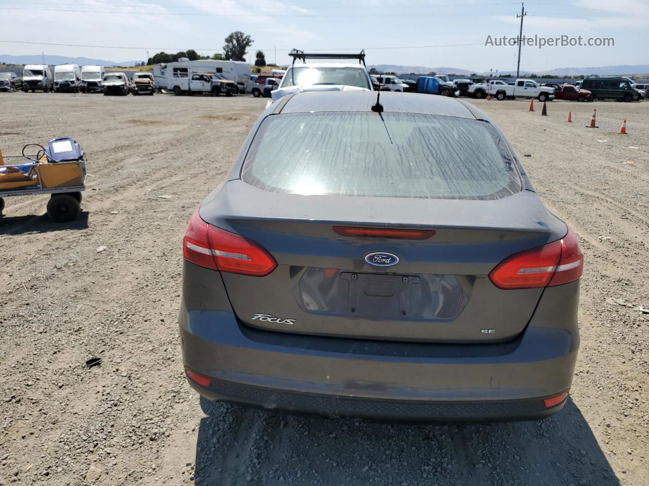 2017 Ford Focus Se Silver vin: 1FADP3F20HL215630