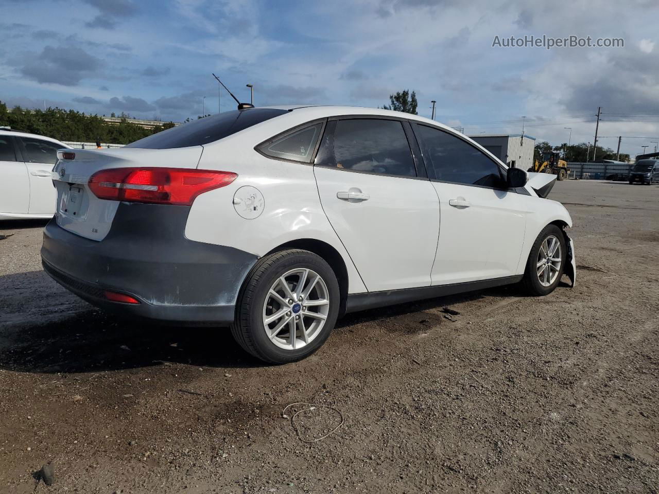 2017 Ford Focus Se White vin: 1FADP3F20HL330714