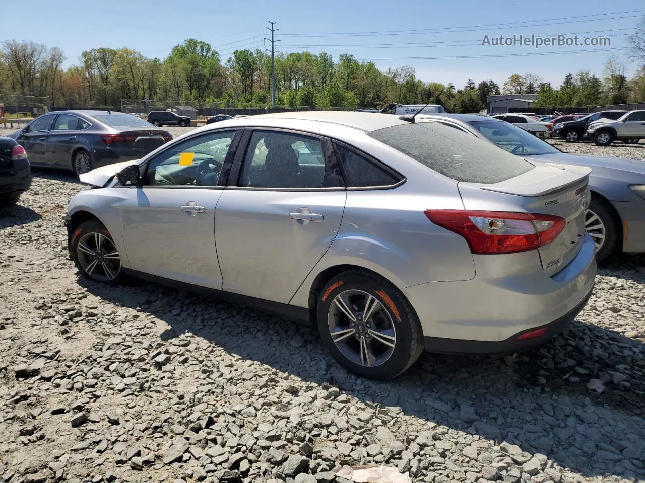 2014 Ford Focus Se Серебряный vin: 1FADP3F21EL235624