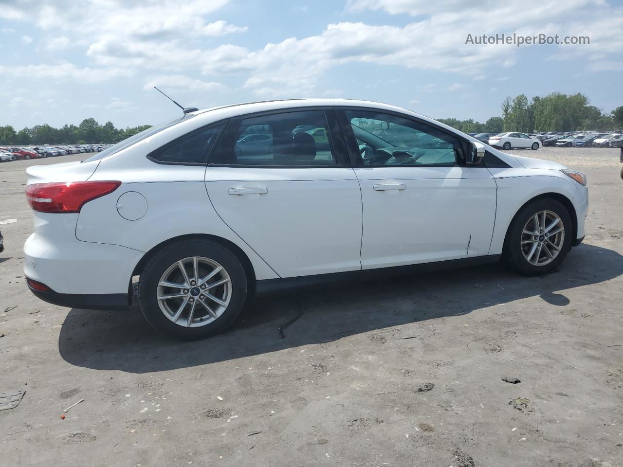 2016 Ford Focus Se White vin: 1FADP3F21GL211178