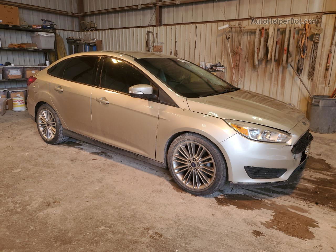 2017 Ford Focus Se Gold vin: 1FADP3F21HL328678