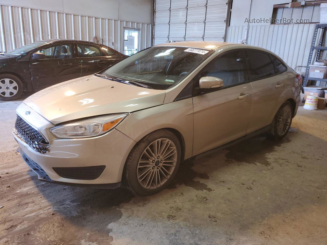 2017 Ford Focus Se Gold vin: 1FADP3F21HL328678