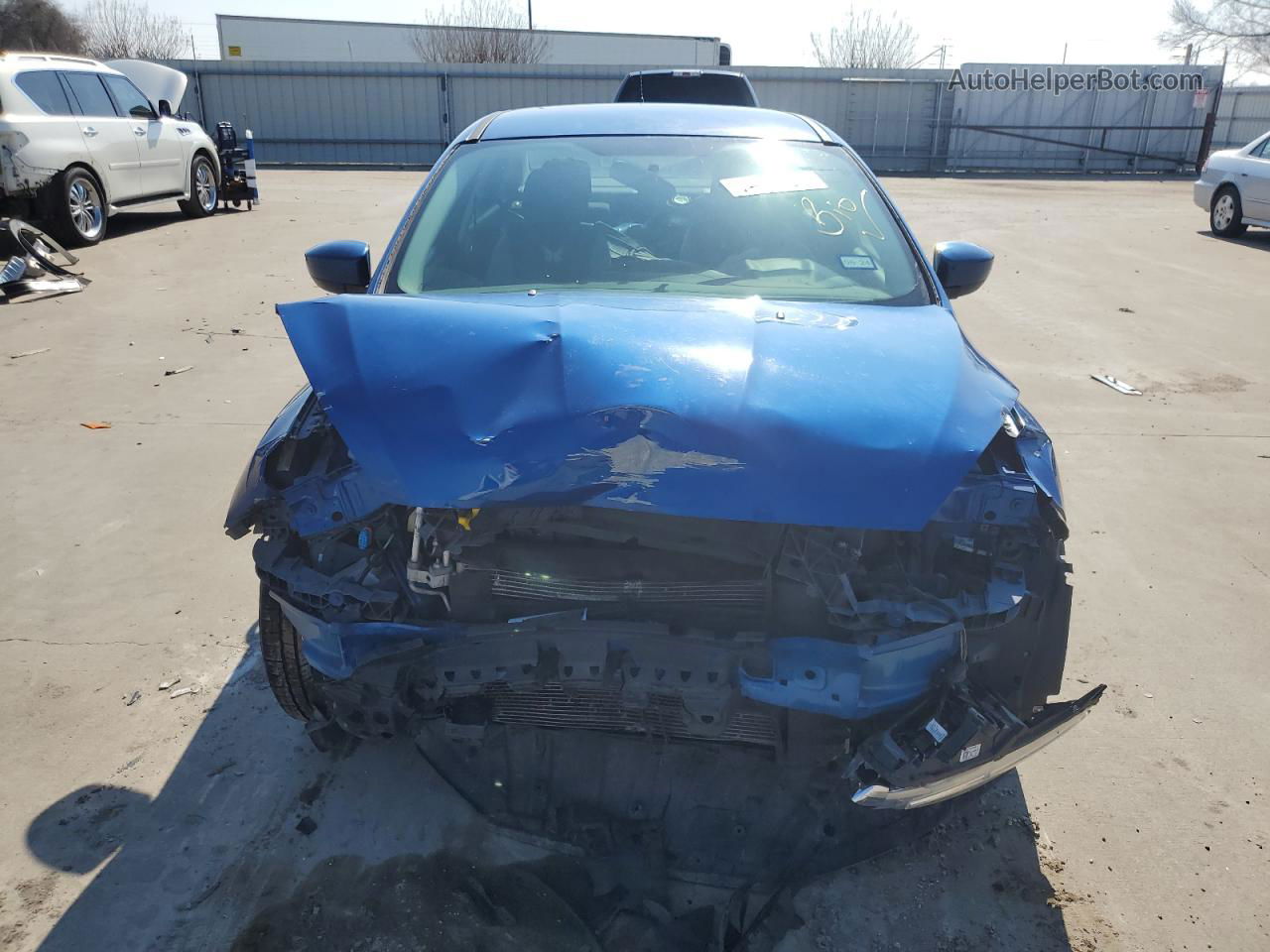 2018 Ford Focus Se Blue vin: 1FADP3F21JL302815