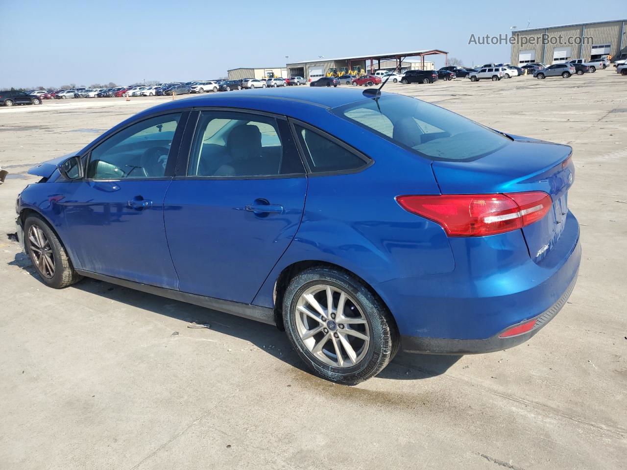 2018 Ford Focus Se Синий vin: 1FADP3F21JL302815