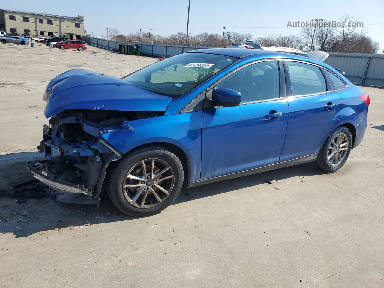 2018 Ford Focus Se Blue vin: 1FADP3F21JL302815