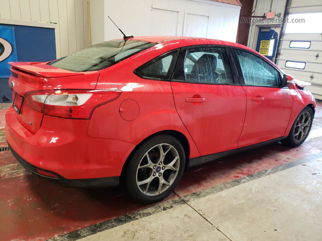 2014 Ford Focus Se Красный vin: 1FADP3F22EL325476