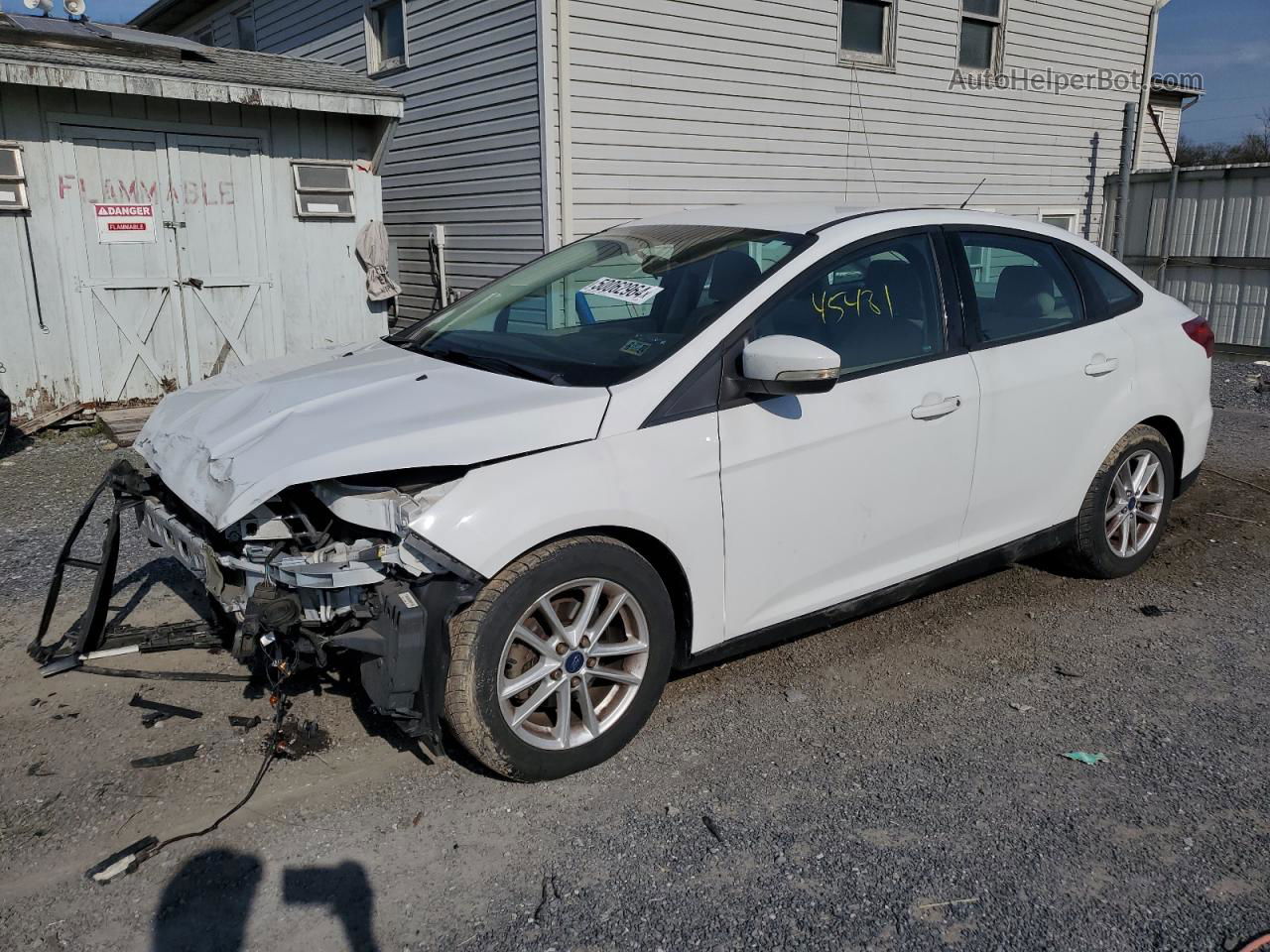 2015 Ford Focus Se White vin: 1FADP3F22FL227081