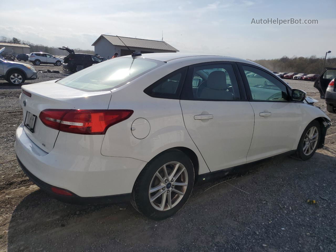 2015 Ford Focus Se White vin: 1FADP3F22FL227081