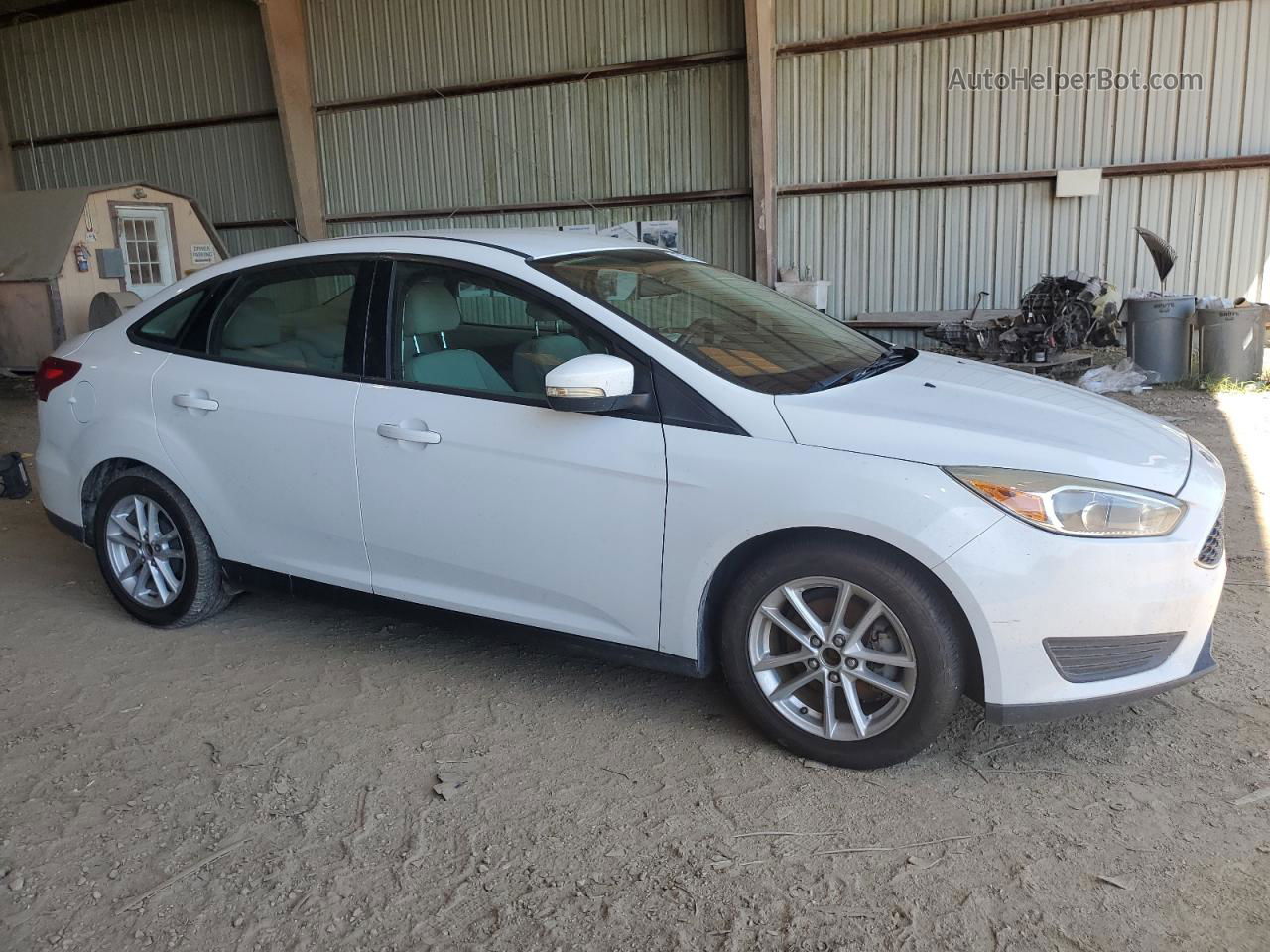 2015 Ford Focus Se Белый vin: 1FADP3F22FL299866