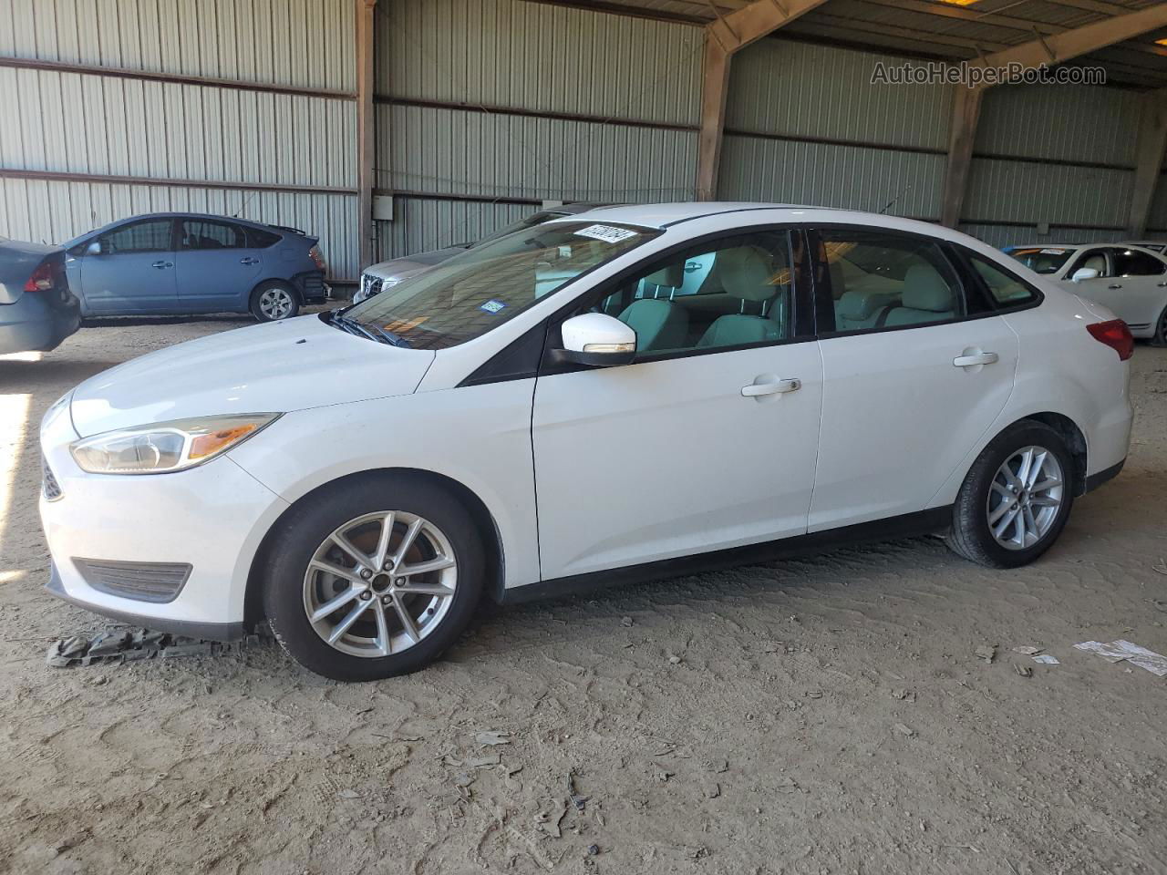 2015 Ford Focus Se White vin: 1FADP3F22FL299866