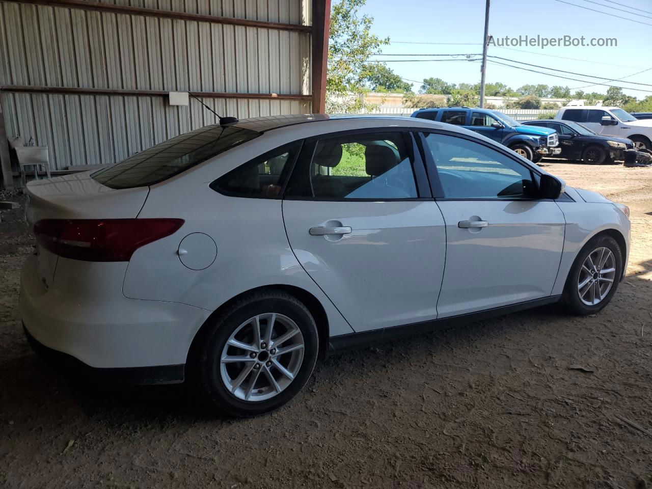 2015 Ford Focus Se White vin: 1FADP3F22FL299866