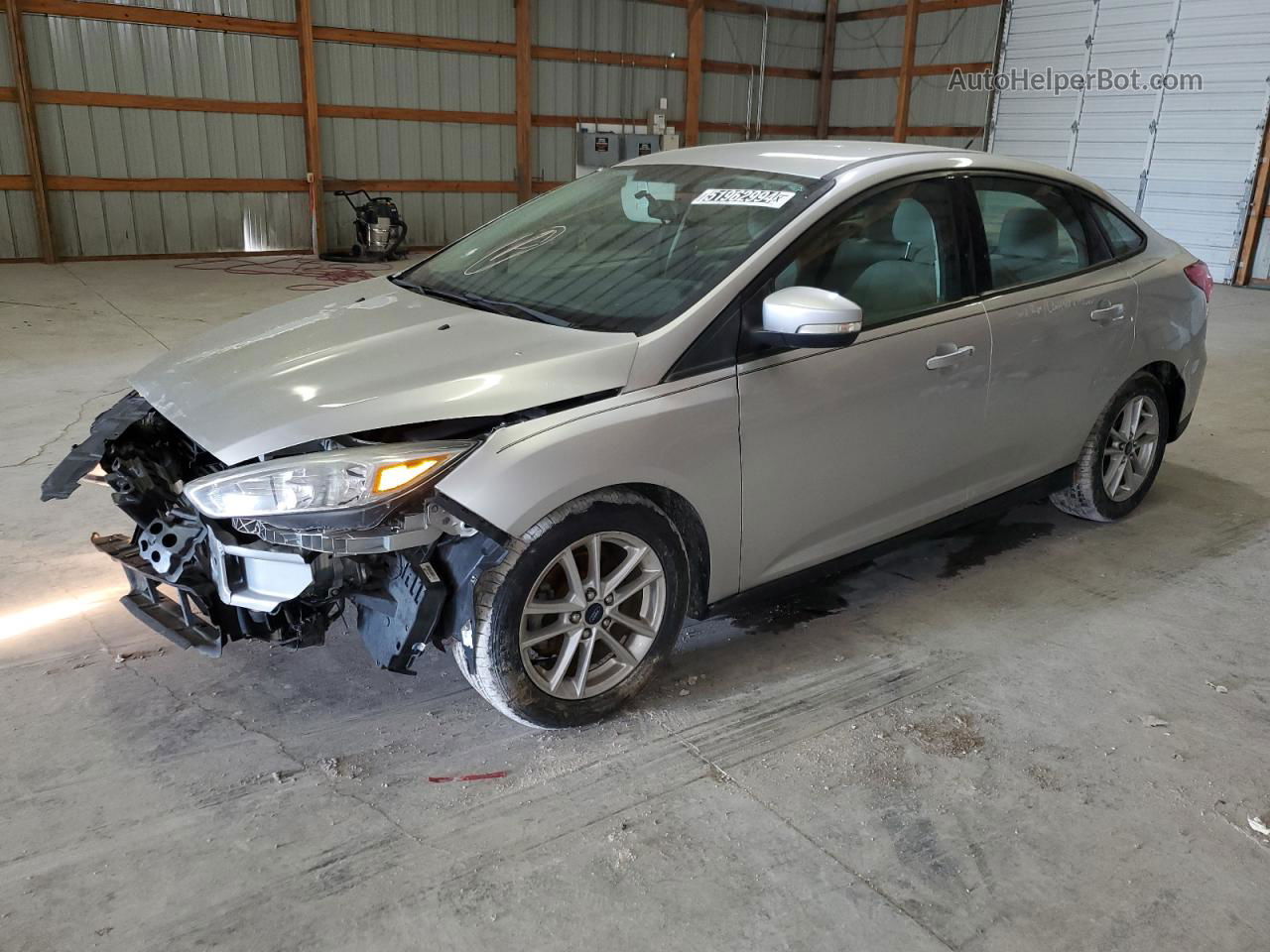 2016 Ford Focus Se Silver vin: 1FADP3F22GL261300