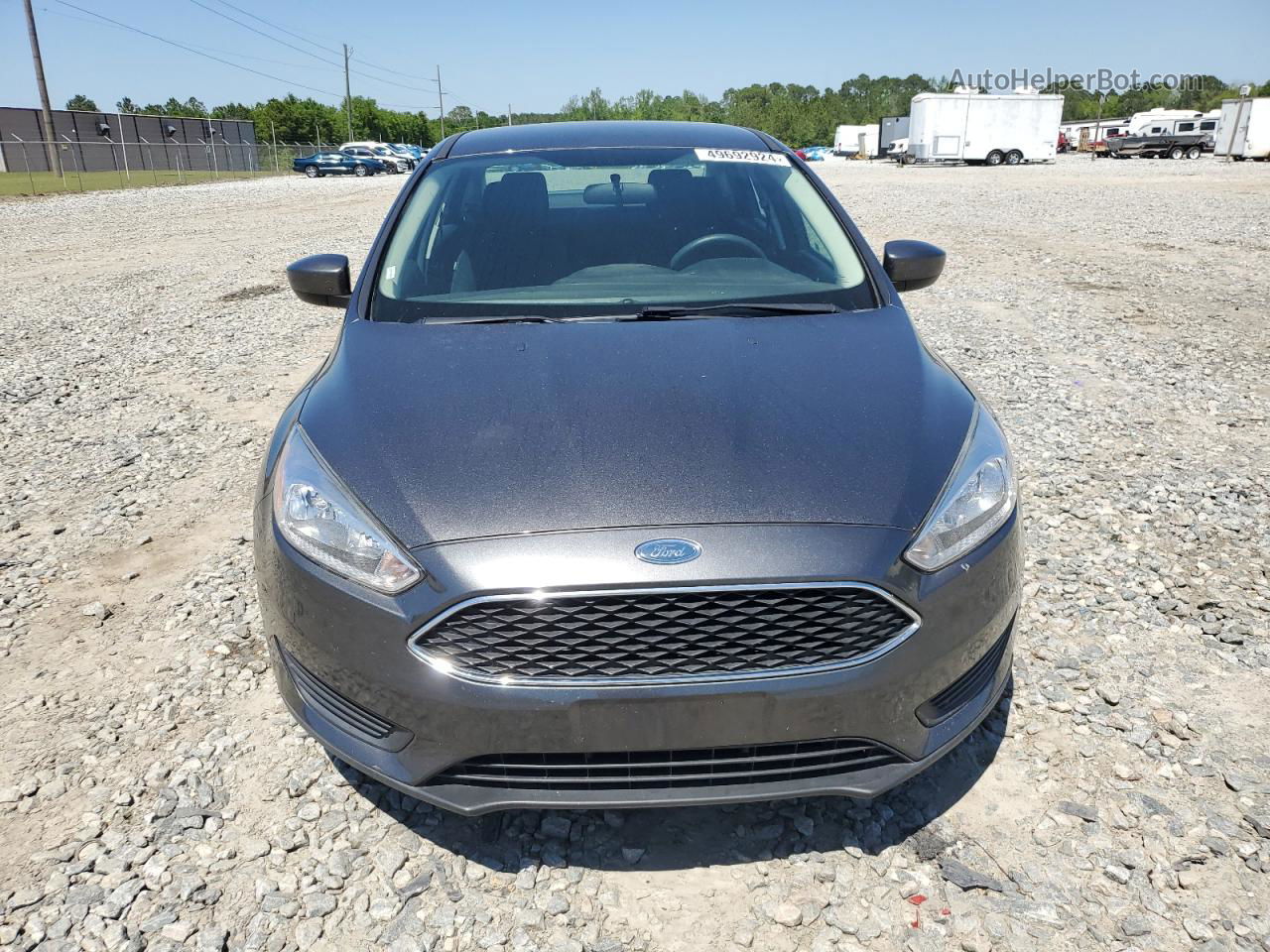 2018 Ford Focus Se Gray vin: 1FADP3F22JL231379