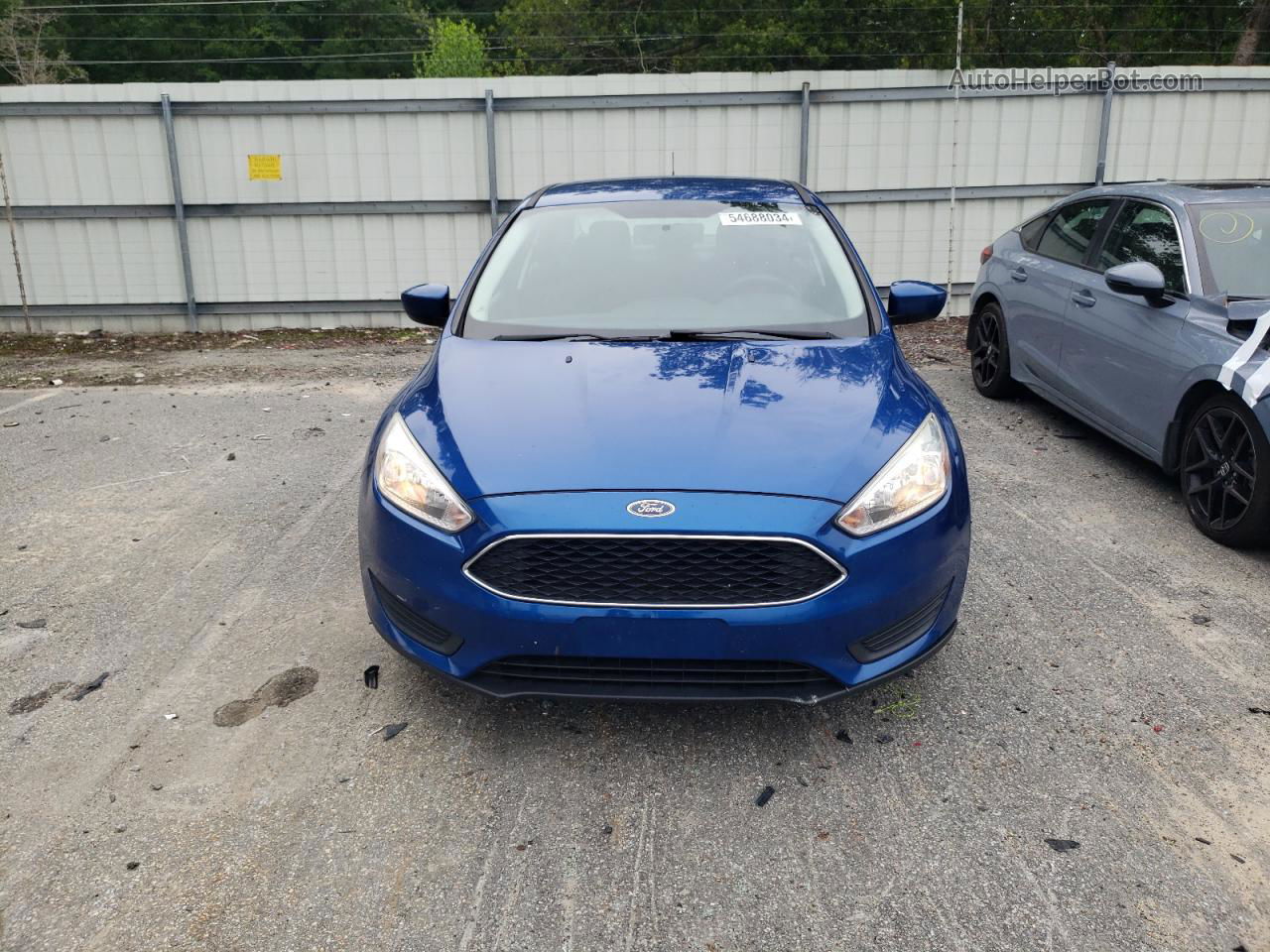 2018 Ford Focus Se Blue vin: 1FADP3F22JL231463