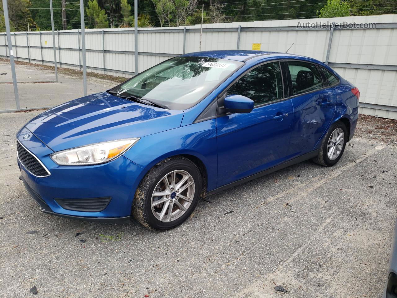 2018 Ford Focus Se Blue vin: 1FADP3F22JL231463