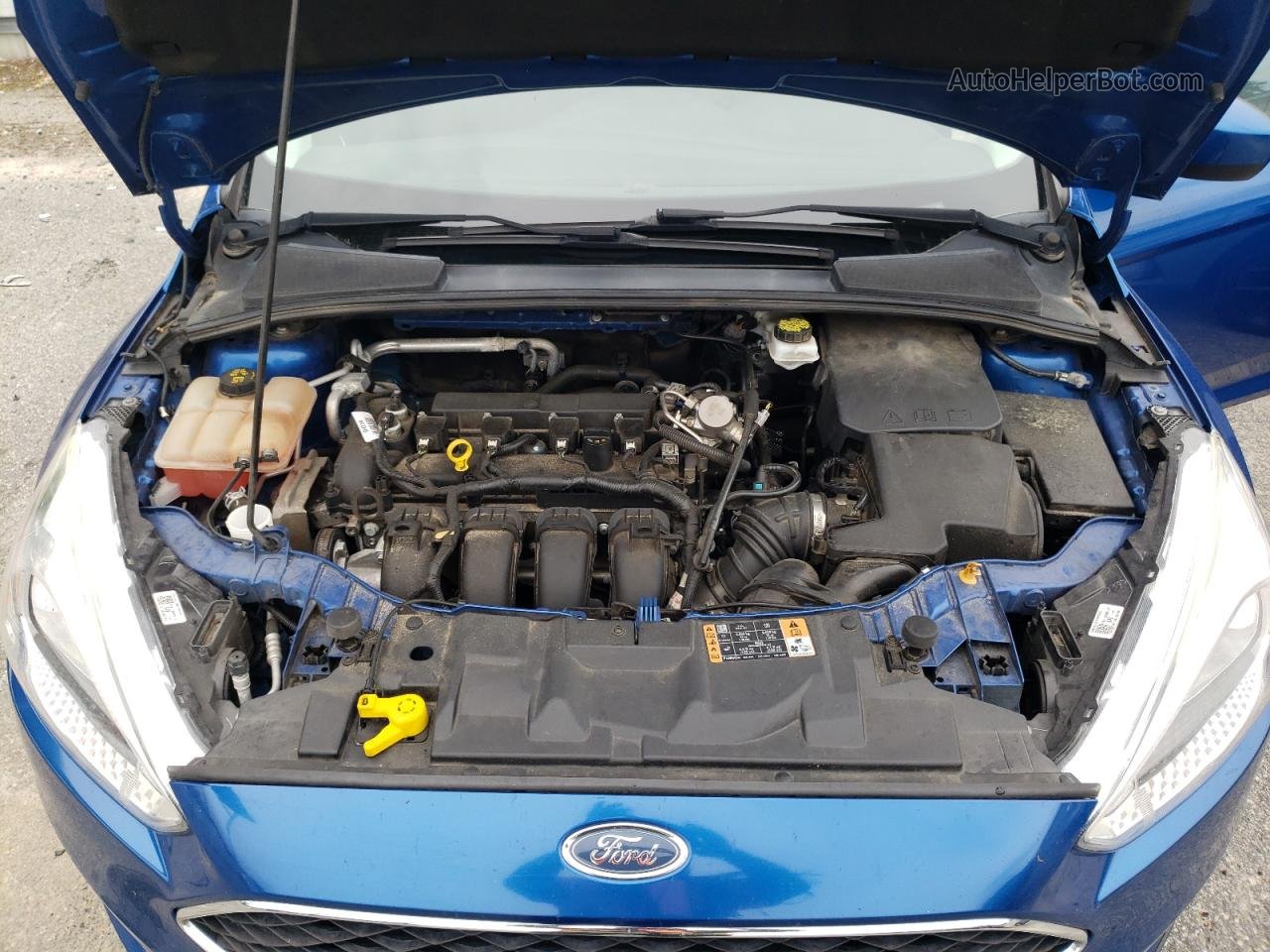 2018 Ford Focus Se Blue vin: 1FADP3F22JL231463