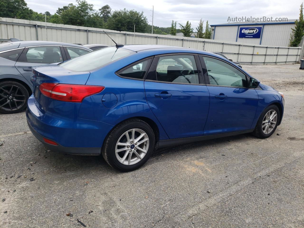 2018 Ford Focus Se Blue vin: 1FADP3F22JL231463